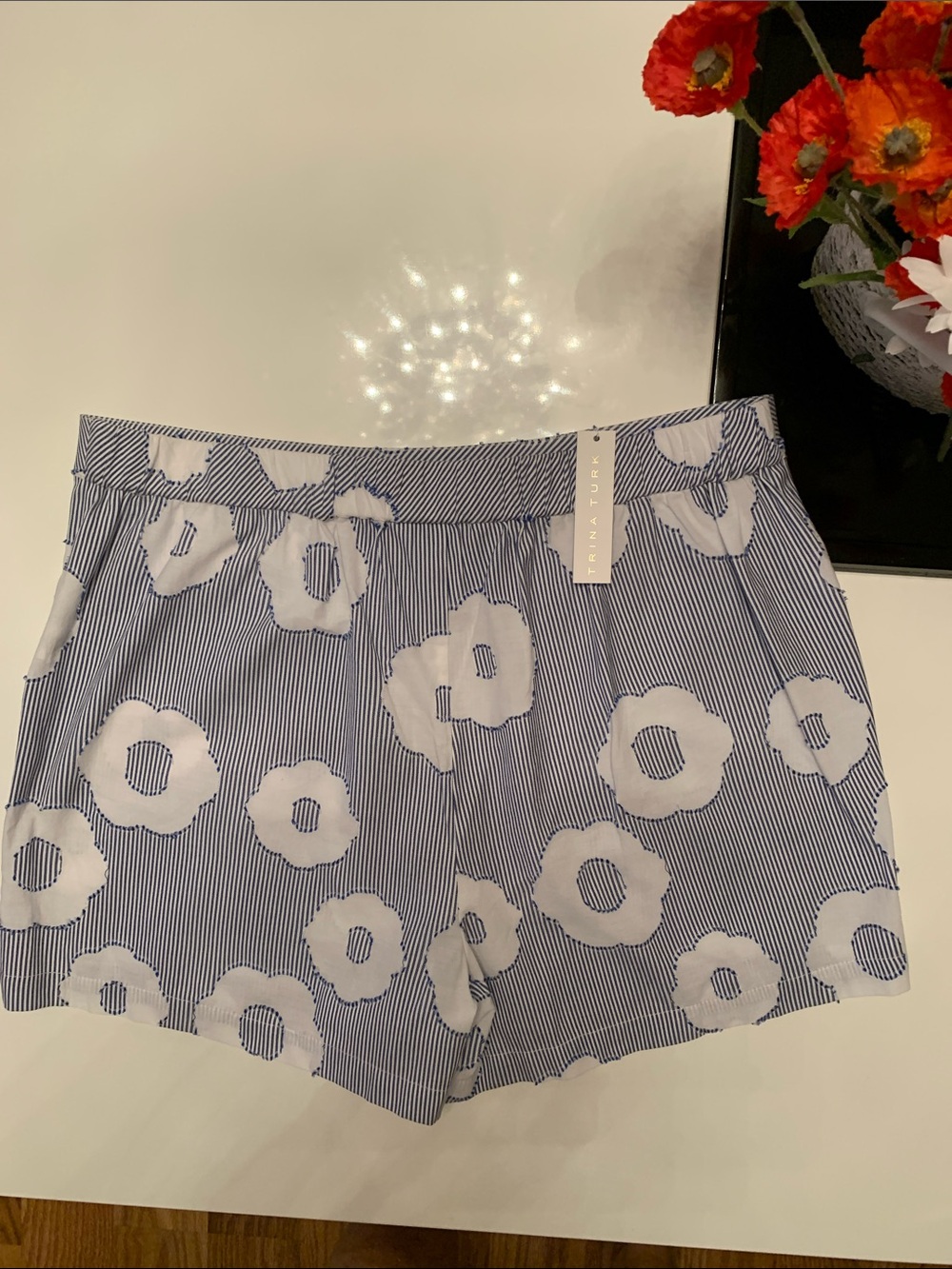 NWT Trina Turk Blue & White Floral Stripe Bermudas Cotton/Viscose Shorts Size XL - Picture 2 of 9
